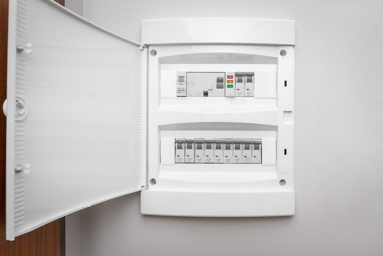 Über­spannungs­schutz bei Neidenberger Elektrotechnik GmbH in Feuchtwangen